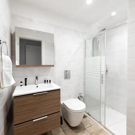 בית נופש Ritas Modern In-city House Rhodes City